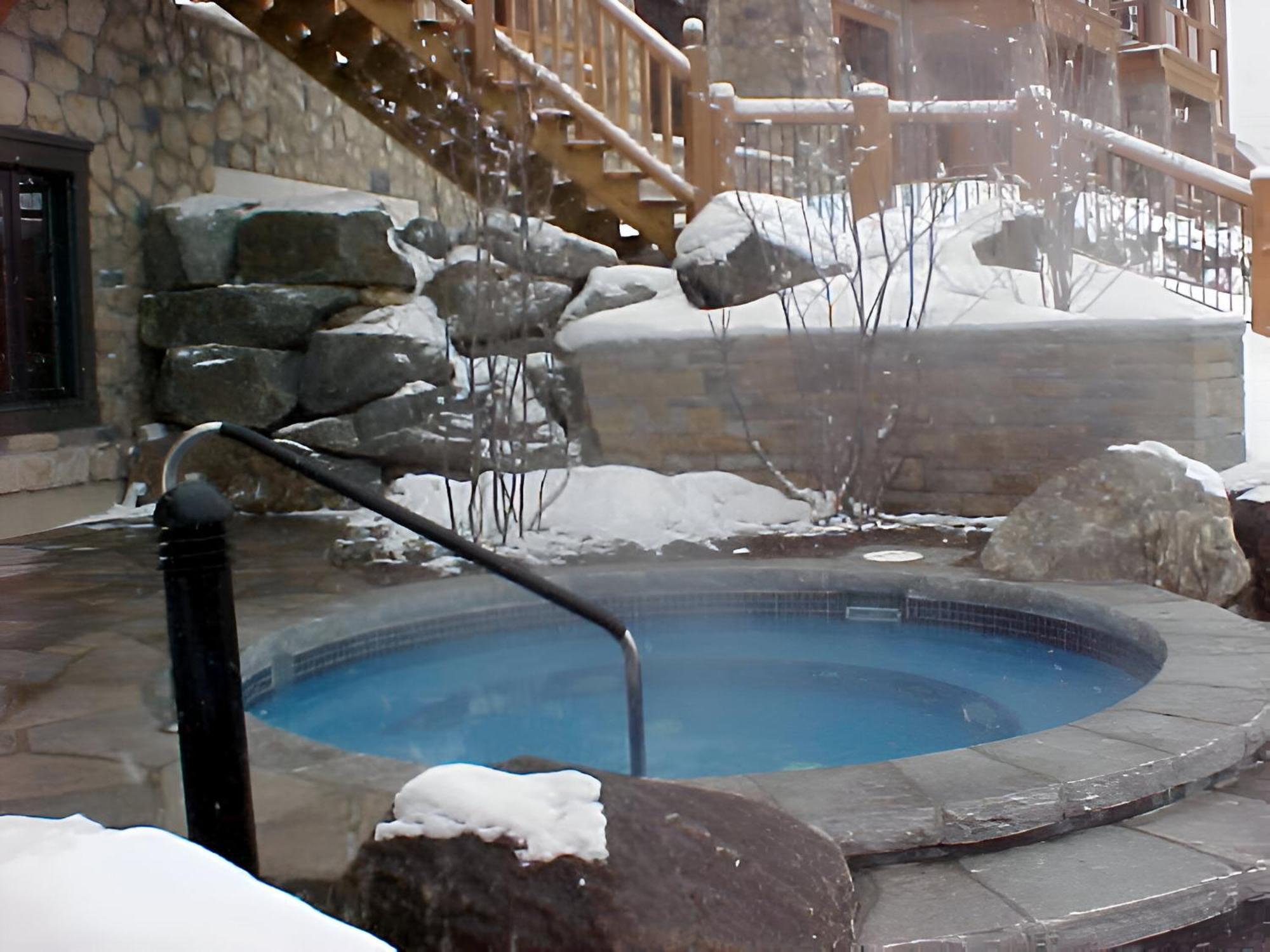Luxurious Equinoxe Ski-In/Ski-Out Mont-Tremblant Exteriér fotografie